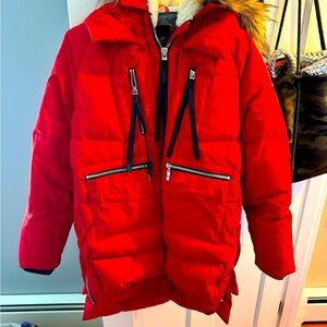 Orolay jacket with removable fur hood. This is a women’s small.